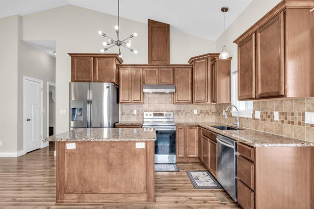 2109 S Cranbrook St, Wichita, KS 67207