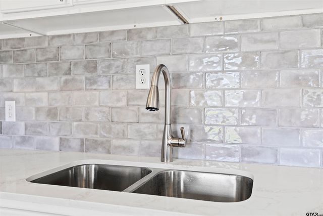 229 Orchard St., Alba, TX 75410