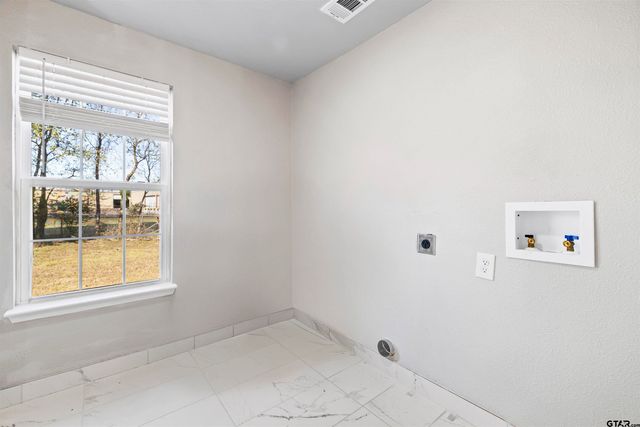 229 Orchard St., Alba, TX 75410