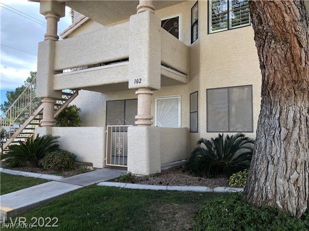 1105 SULPHUR SPRINGS Lane 102, Las Vegas, NV 89128 — exterior