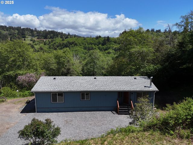 96134 FOXGLOVE Way, Brookings, OR 97415