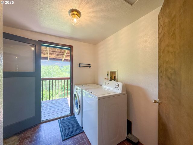96134 FOXGLOVE Way, Brookings, OR 97415