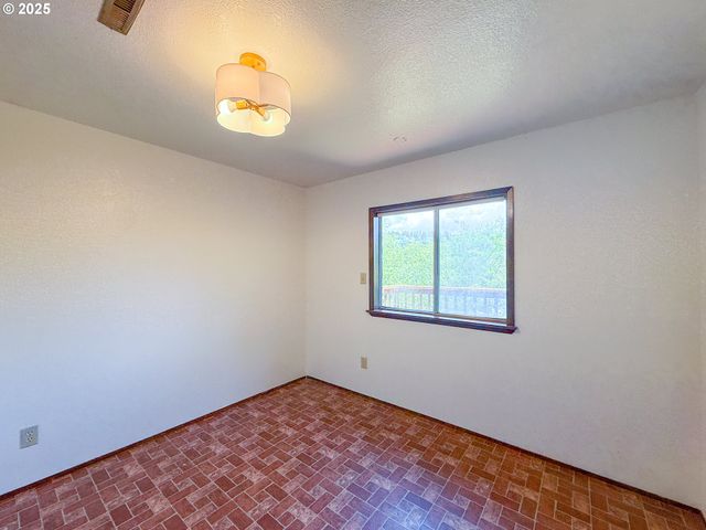96134 FOXGLOVE Way, Brookings, OR 97415