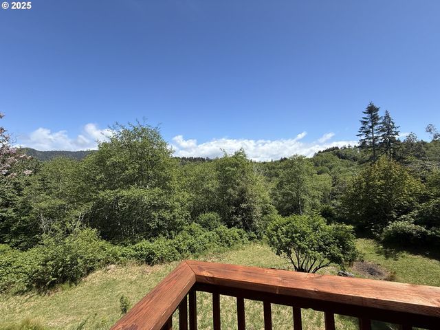 96134 FOXGLOVE Way, Brookings, OR 97415