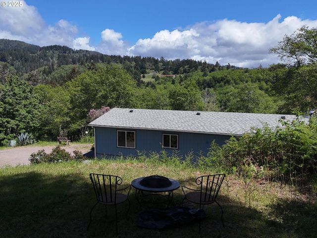 96134 FOXGLOVE Way, Brookings, OR 97415