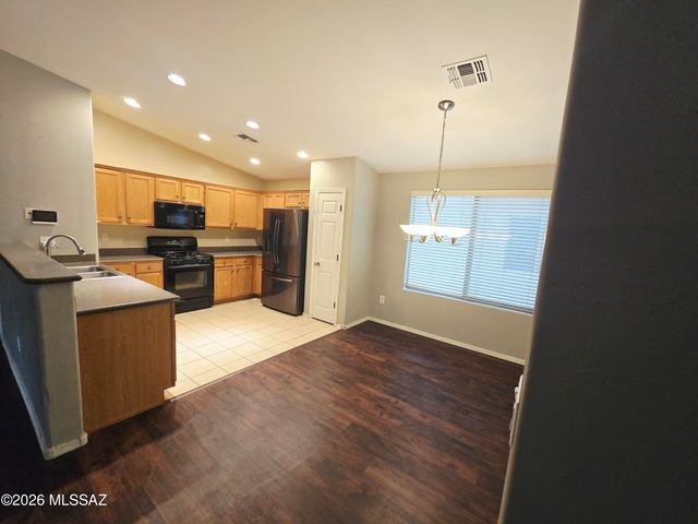5957 E Franklin Tale Drive, Tucson, AZ 85756