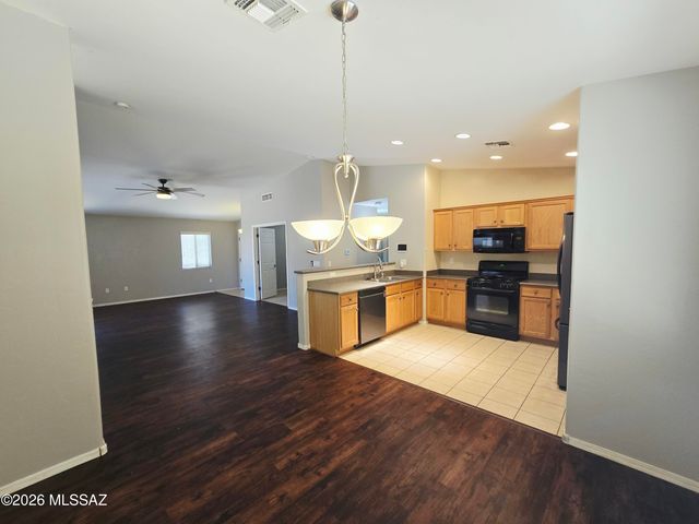 5957 E Franklin Tale Drive, Tucson, AZ 85756