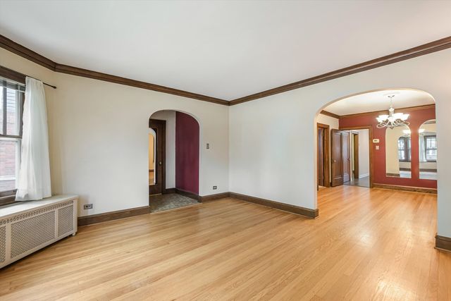 5865 N Manton Avenue, Chicago, IL 60646