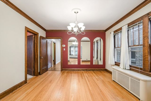 5865 N Manton Avenue, Chicago, IL 60646