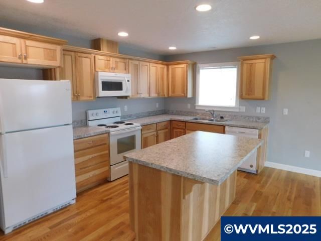 875 Raspberry Ln N, Keizer, OR 97303