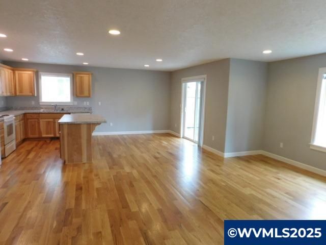 875 Raspberry Ln N, Keizer, OR 97303