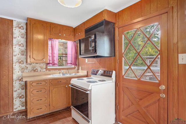 2104 Karnack Hwy., Marshall, TX 75672