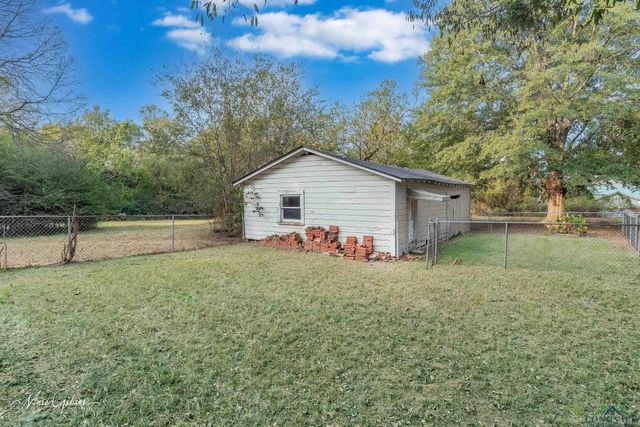 2104 Karnack Hwy., Marshall, TX 75672