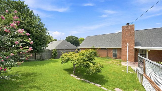 8237 CRIMSON CREEK DR, Memphis, TN 38016
