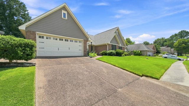 8237 CRIMSON CREEK DR, Memphis, TN 38016