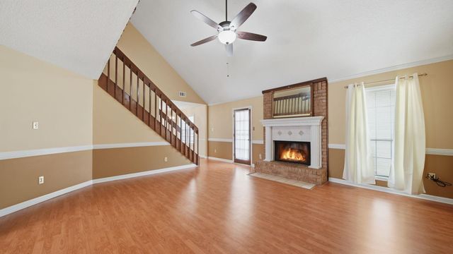 8237 CRIMSON CREEK DR, Memphis, TN 38016