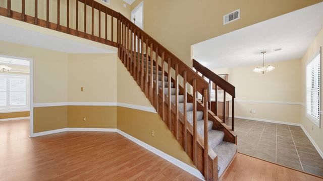 8237 CRIMSON CREEK DR, Memphis, TN 38016