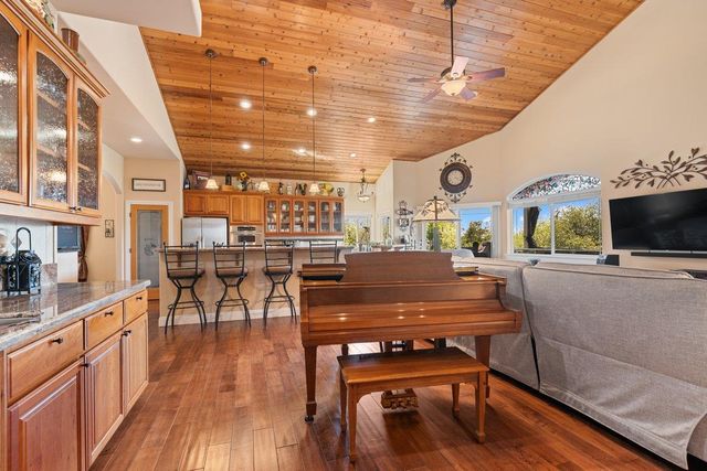 14227 Lodgepole Dr, Penn Valley, CA 95946