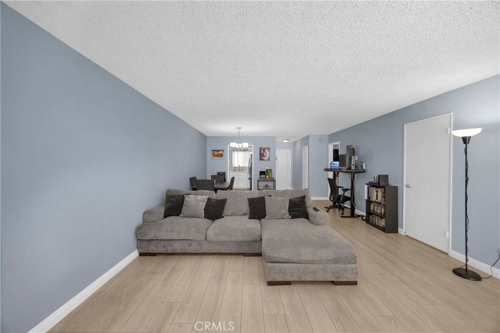 Image 12 of property listing at 6151 Canterbury Drive 105, Culver City, CA 90230