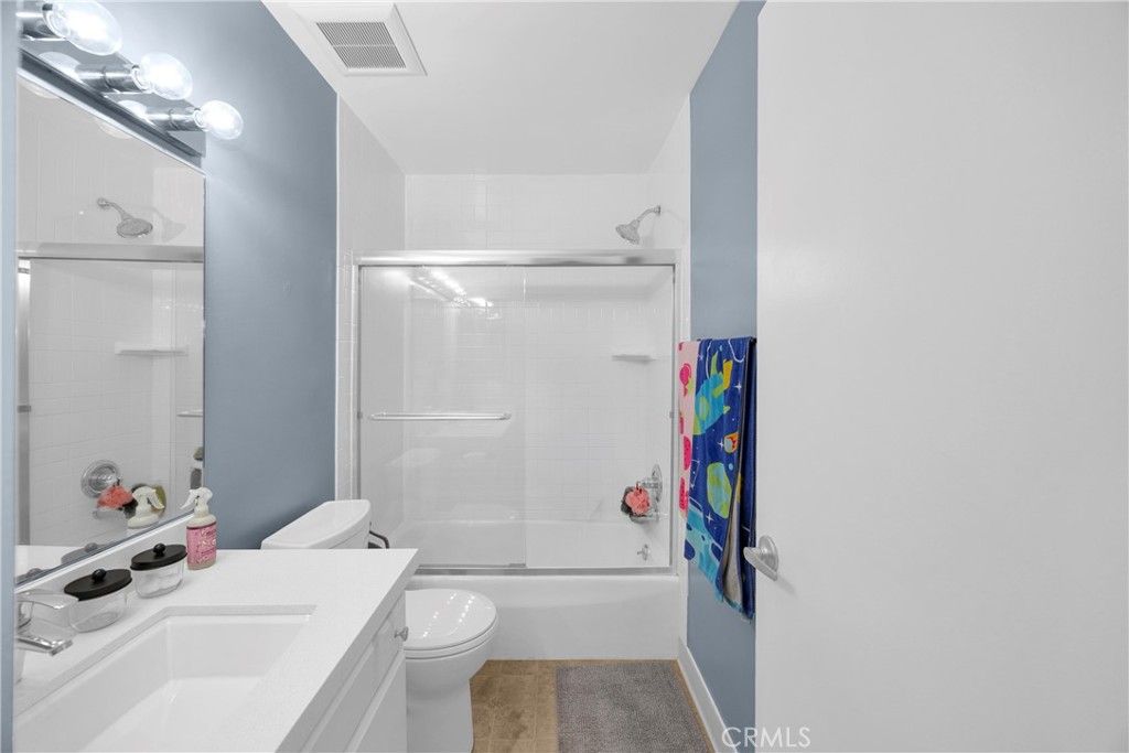 Image 26 of property listing at 6151 Canterbury Drive 105, Culver City, CA 90230