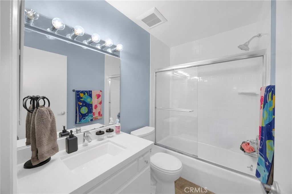 Image 27 of property listing at 6151 Canterbury Drive 105, Culver City, CA 90230