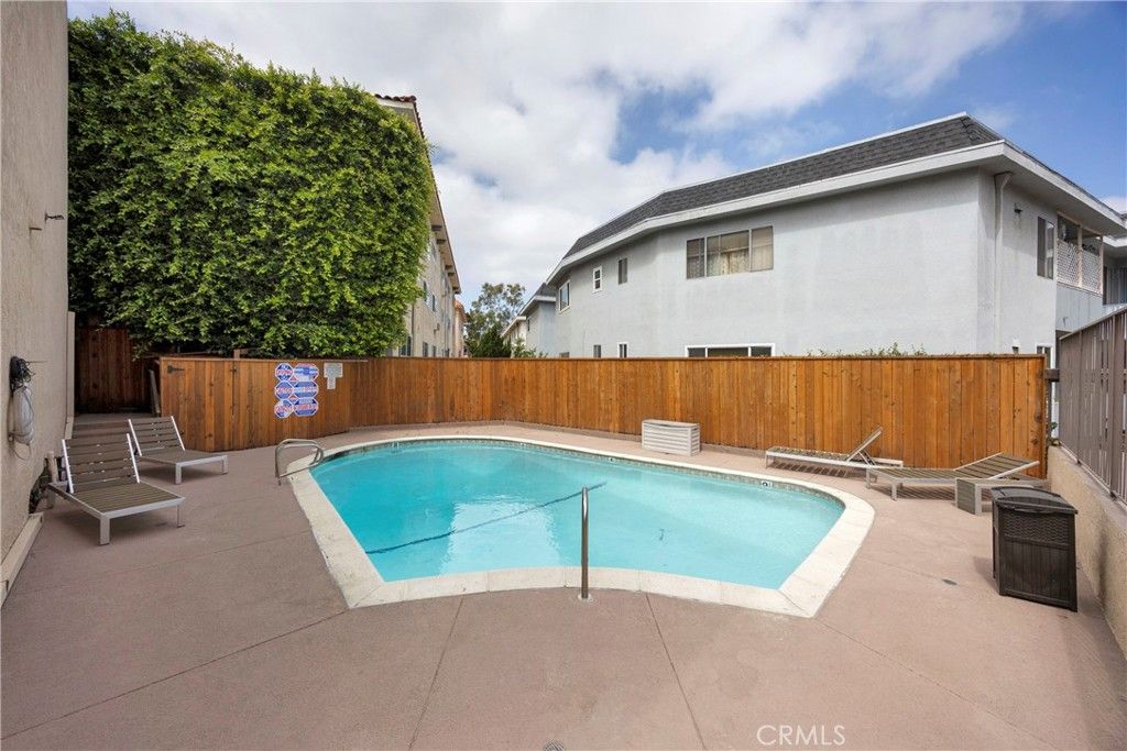Image 32 of property listing at 6151 Canterbury Drive 105, Culver City, CA 90230