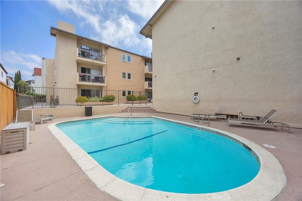 Image 33 of property listing at 6151 Canterbury Drive 105, Culver City, CA 90230