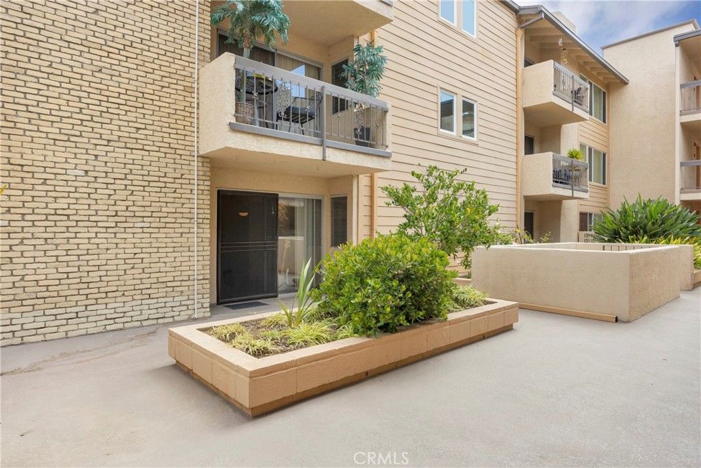 Image 37 of property listing at 6151 Canterbury Drive 105, Culver City, CA 90230
