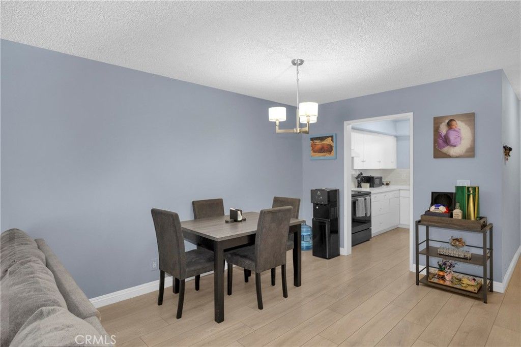 Image 7 of property listing at 6151 Canterbury Drive 105, Culver City, CA 90230