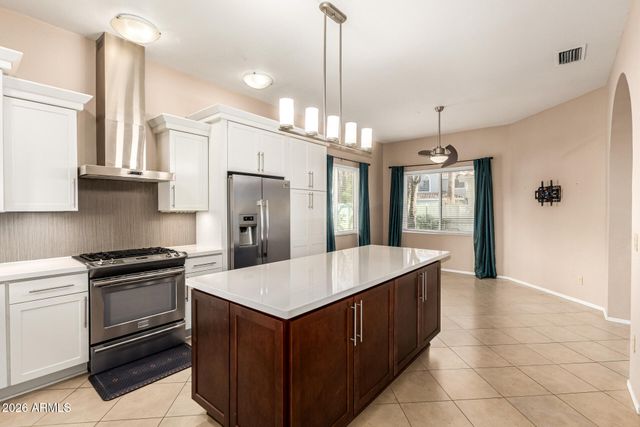 522 S MARINA Drive, Gilbert, AZ 85233