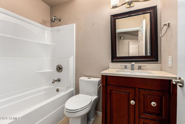 522 S MARINA Drive, Gilbert, AZ 85233