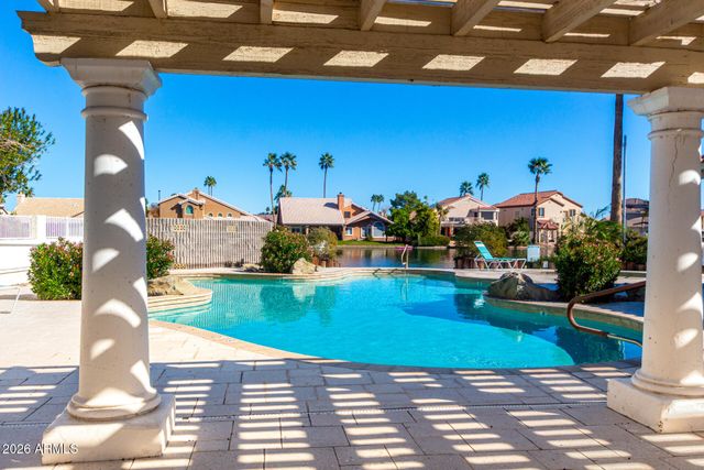 522 S MARINA Drive, Gilbert, AZ 85233