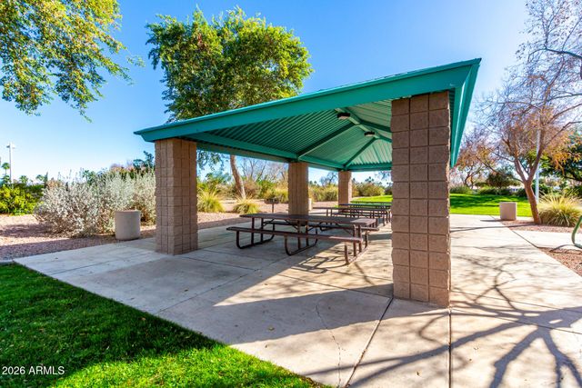 522 S MARINA Drive, Gilbert, AZ 85233