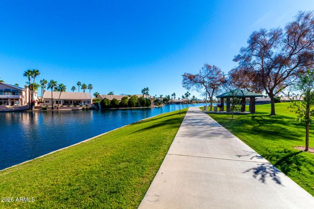522 S MARINA Drive, Gilbert, AZ 85233