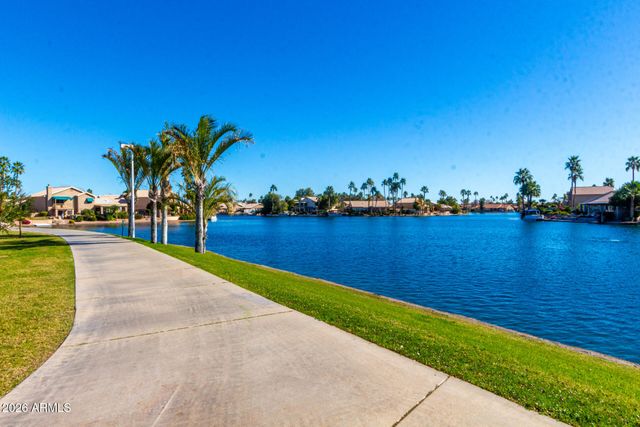 522 S MARINA Drive, Gilbert, AZ 85233