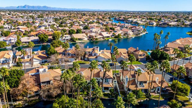 522 S MARINA Drive, Gilbert, AZ 85233