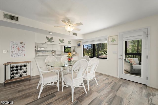 1394 Middle Gulf DR C, Sanibel, FL 33957