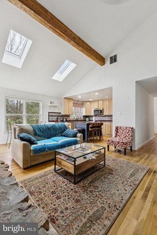 5850 ANTHONY DR, Woodbridge, VA 22193