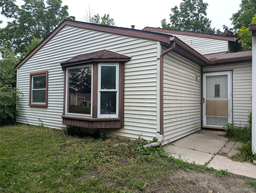 5438 Grayfield Circle, Ypsilanti Charter Township, MI 48197