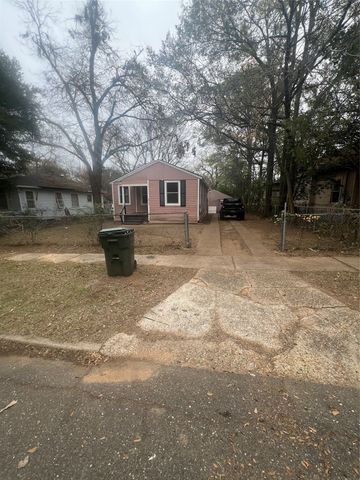 2233 Queens Highway, Shreveport, LA 71103