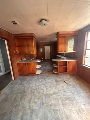 2233 Queens Highway, Shreveport, LA 71103