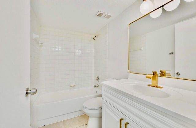 1581 Windorah Way B, West Palm Beach, FL 33411
