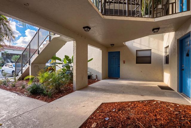 1581 Windorah Way B, West Palm Beach, FL 33411