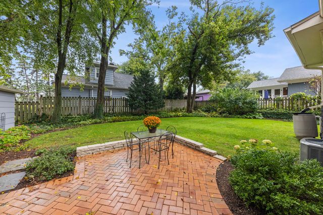 873 Hillside Avenue, Glen Ellyn, IL 60137