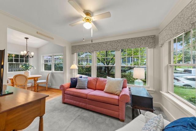 873 Hillside Avenue, Glen Ellyn, IL 60137