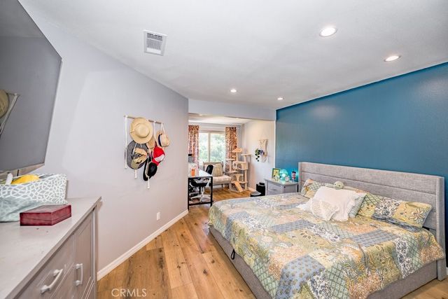 25892 Estaban, Valencia, CA 91355