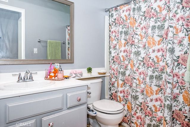 25892 Estaban, Valencia, CA 91355