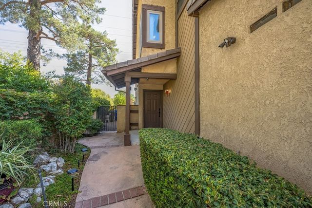 25892 Estaban, Valencia, CA 91355