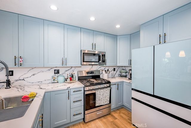 25892 Estaban, Valencia, CA 91355