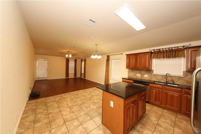 1813 Slate Creek DR, Cedar Park, TX 78613